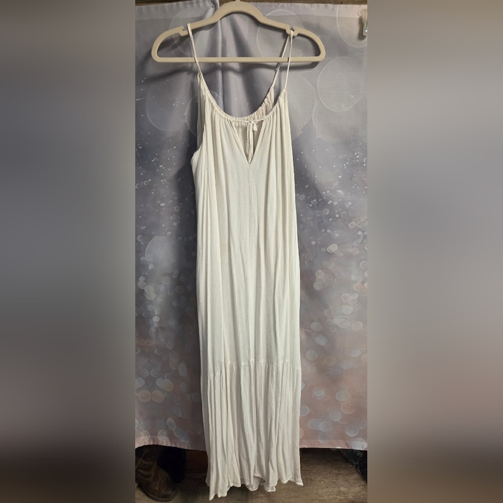 Elegant Cream Sleeveless Dress